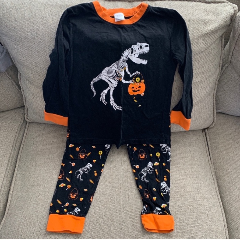 Halloween PJs Pajamas Trick Or Treat Outfit T Rex Boys Size 6 Matching Set Fall